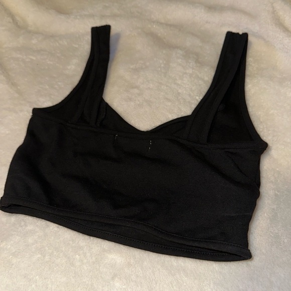 cut out tank top🖤 - Picture 4 of 6